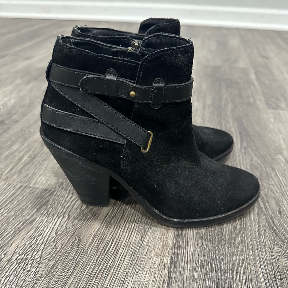 DV Dolce Vita Black Ankle Booties with Decorative Buckle and Low Heel Size 7